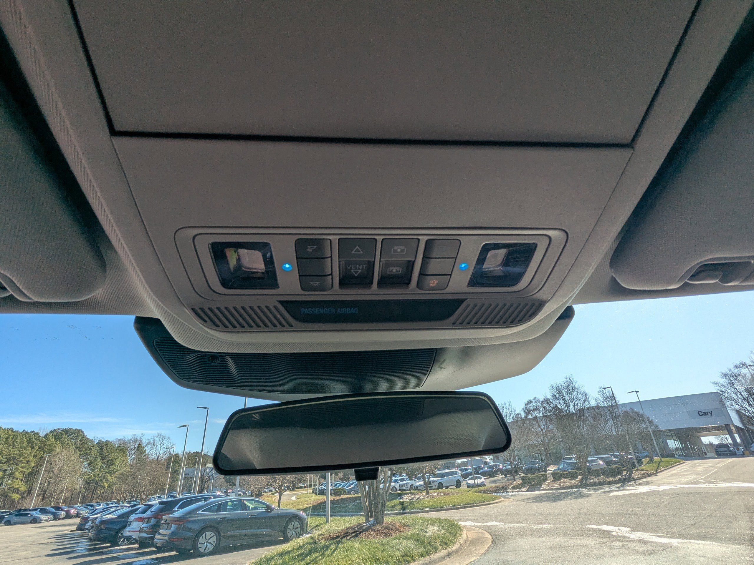 Used 2020 Ford Explorer XLT w/ Equipment Group 202A image 28