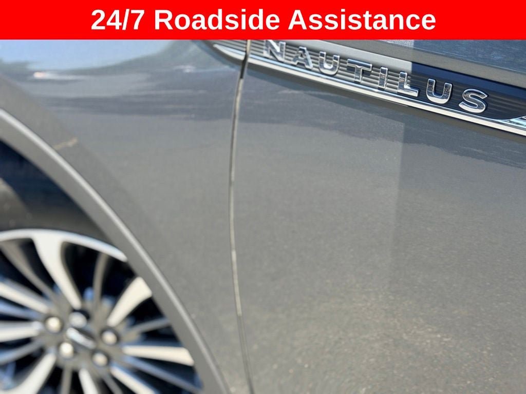 Used 2023 Lincoln Nautilus AWD w/ Premium Package image 4