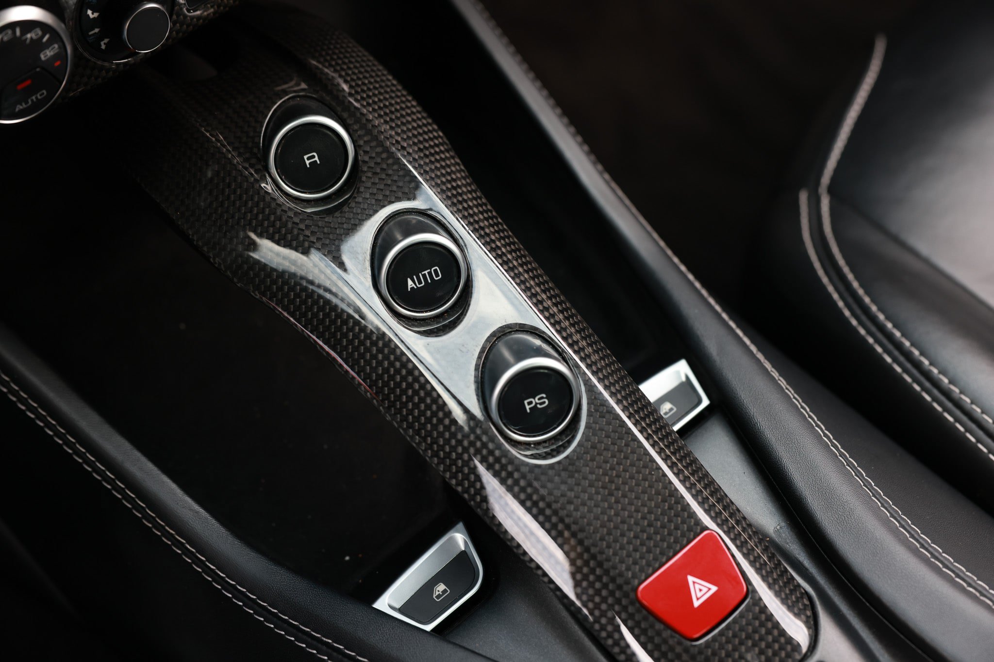 Used 2015 Ferrari California T RWD image 49