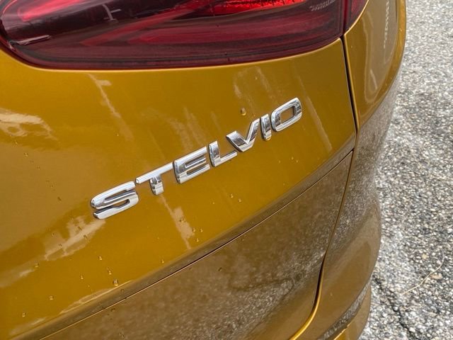 Used 2022 Alfa Romeo Stelvio Veloce image 16