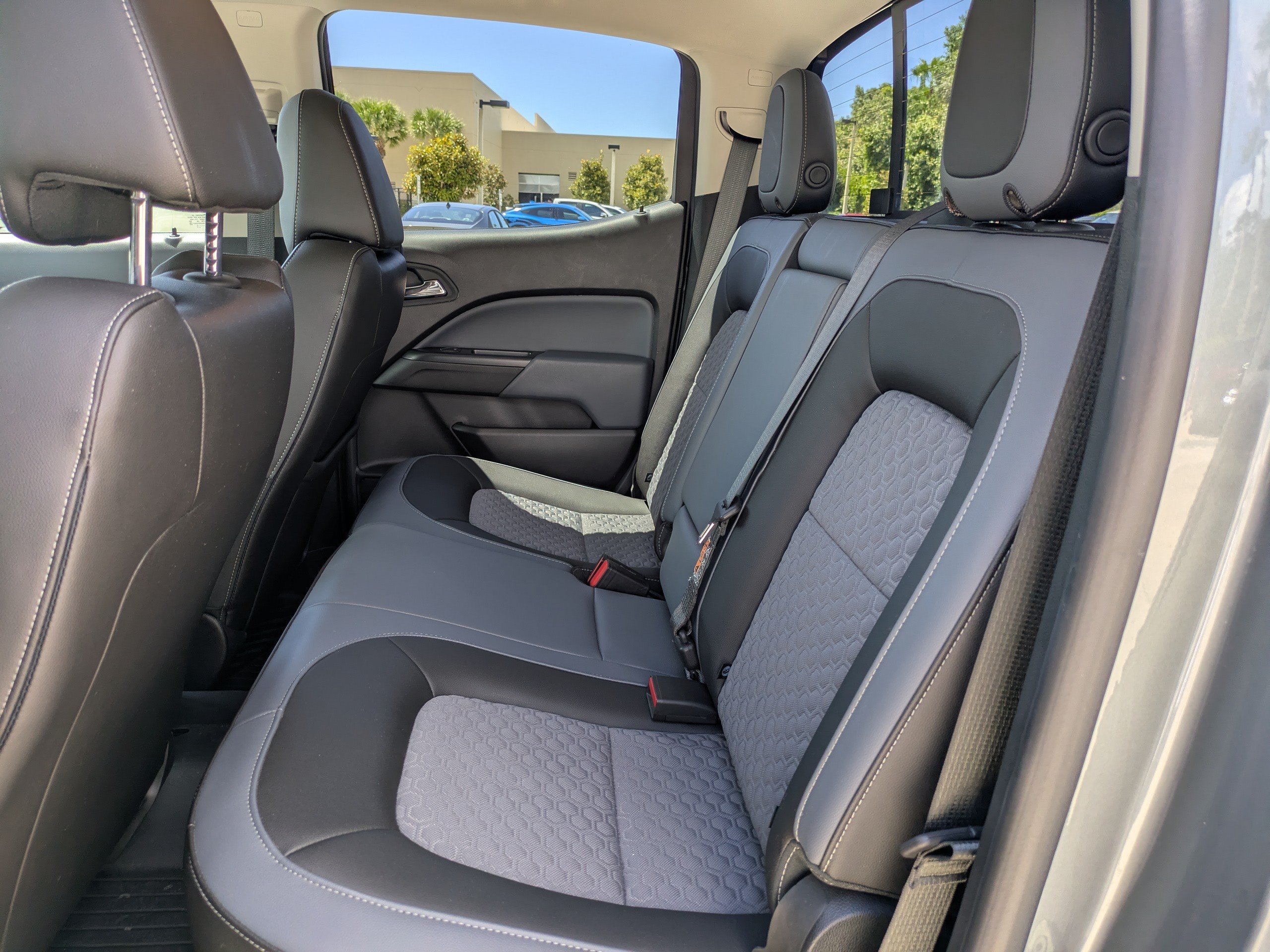 Used 2019 Chevrolet Colorado Z71 AWD/4WD image 12