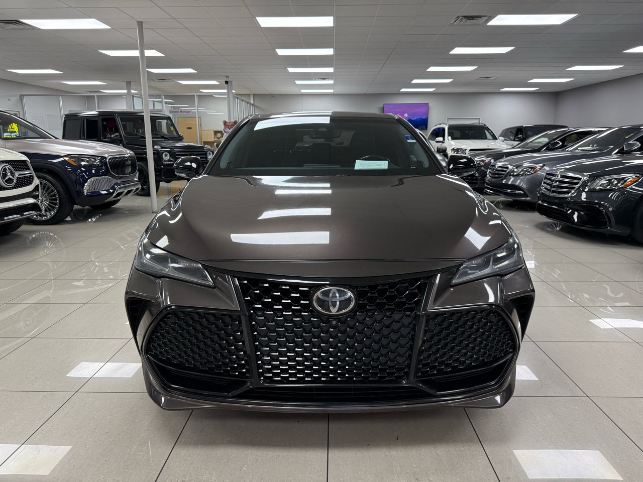 Used 2019 Toyota Avalon Touring w/ Advanced Safety Package image 4