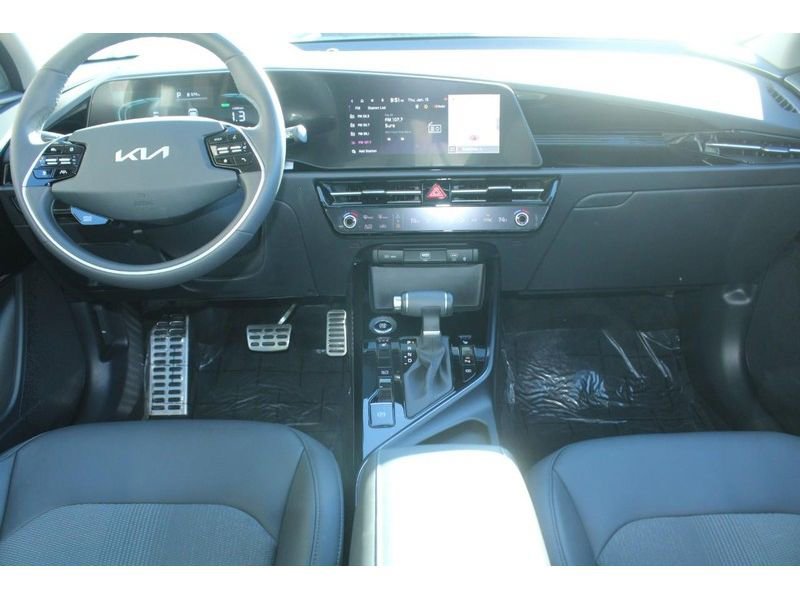 Used 2025 Kia Niro EX Touring image 12