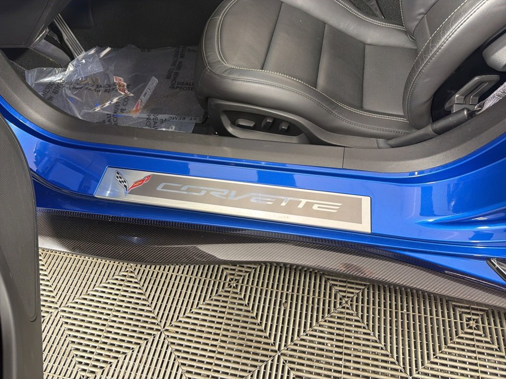 Used 2015 Chevrolet Corvette Z06 w/ 3LZ Preferred Equipment Group image 22