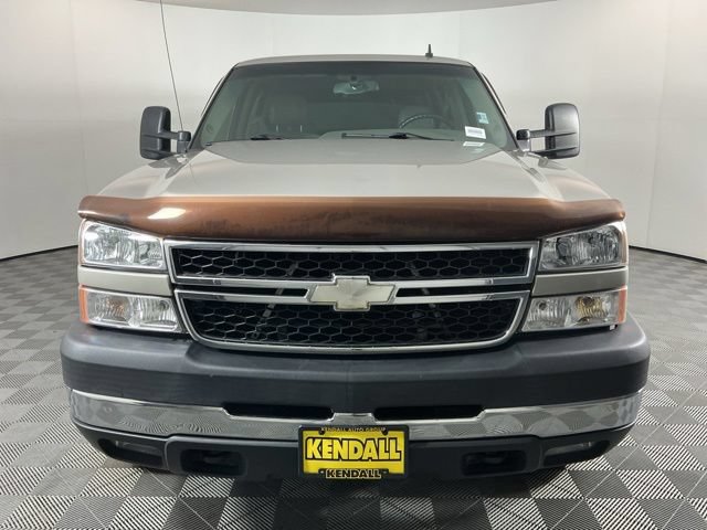 Used 2006 Chevrolet Silverado 2500 W/T w/ Skid Plate Package AWD/4WD image 2