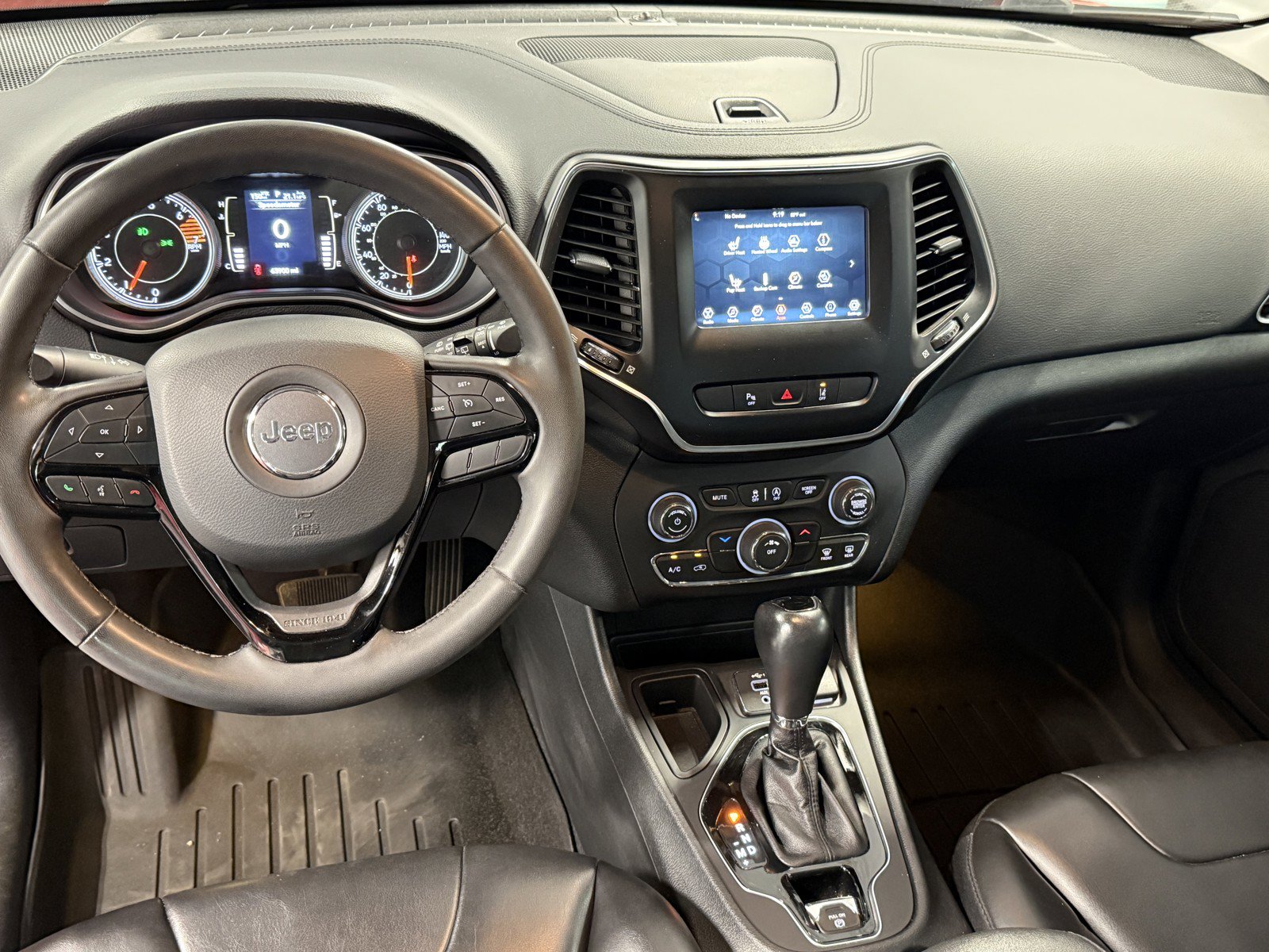 Used 2021 Jeep Cherokee Latitude Plus FWD image 21