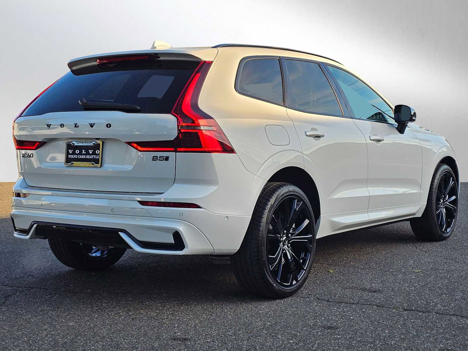New 2026 Volvo XC60 B5 Ultra w/ Protection Package Premier image 7