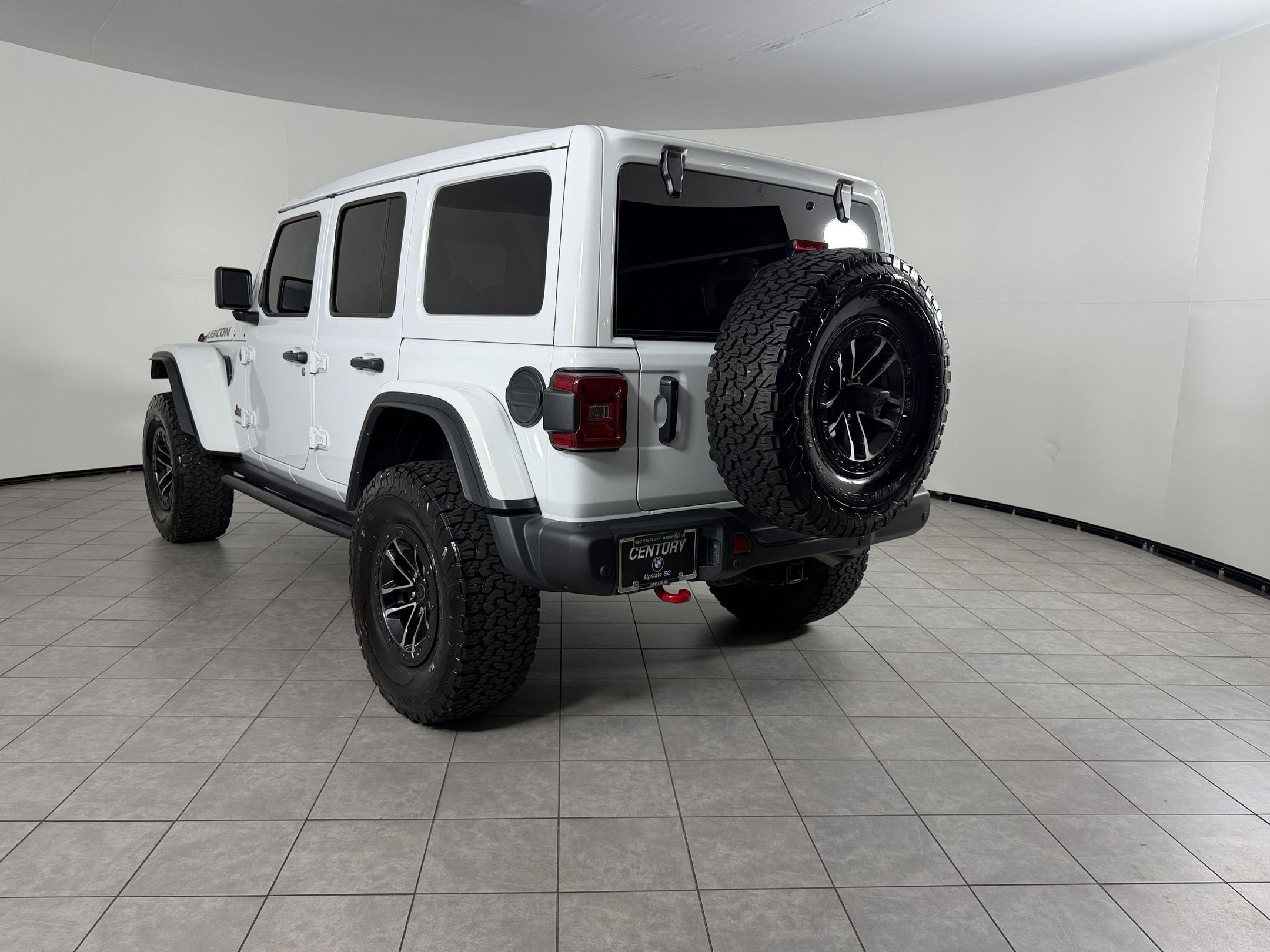 Used 2024 Jeep Wrangler Unlimited Rubicon AWD/4WD image 3