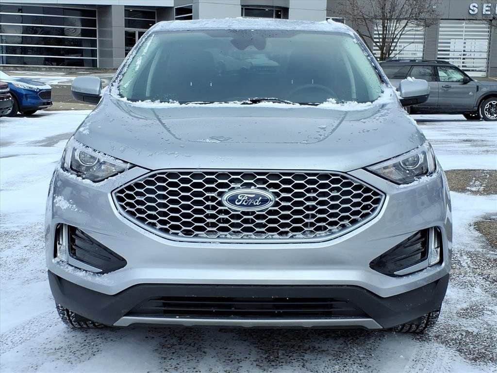 Used 2024 Ford Edge SEL w/ Convenience Package image 8