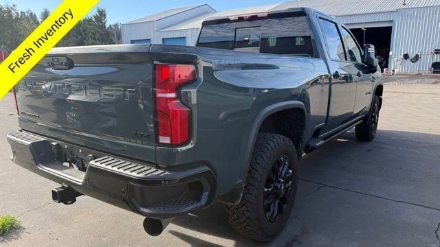 Used 2025 Chevrolet Silverado 3500 LTZ w/ LTZ Plus Package image 3