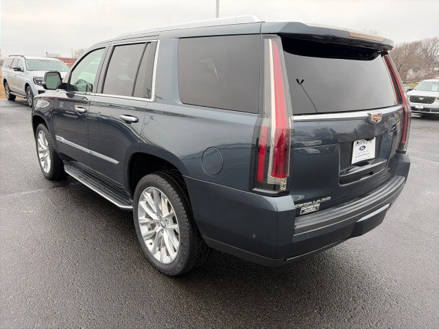 Used 2019 Cadillac Escalade Luxury AWD/4WD image 3
