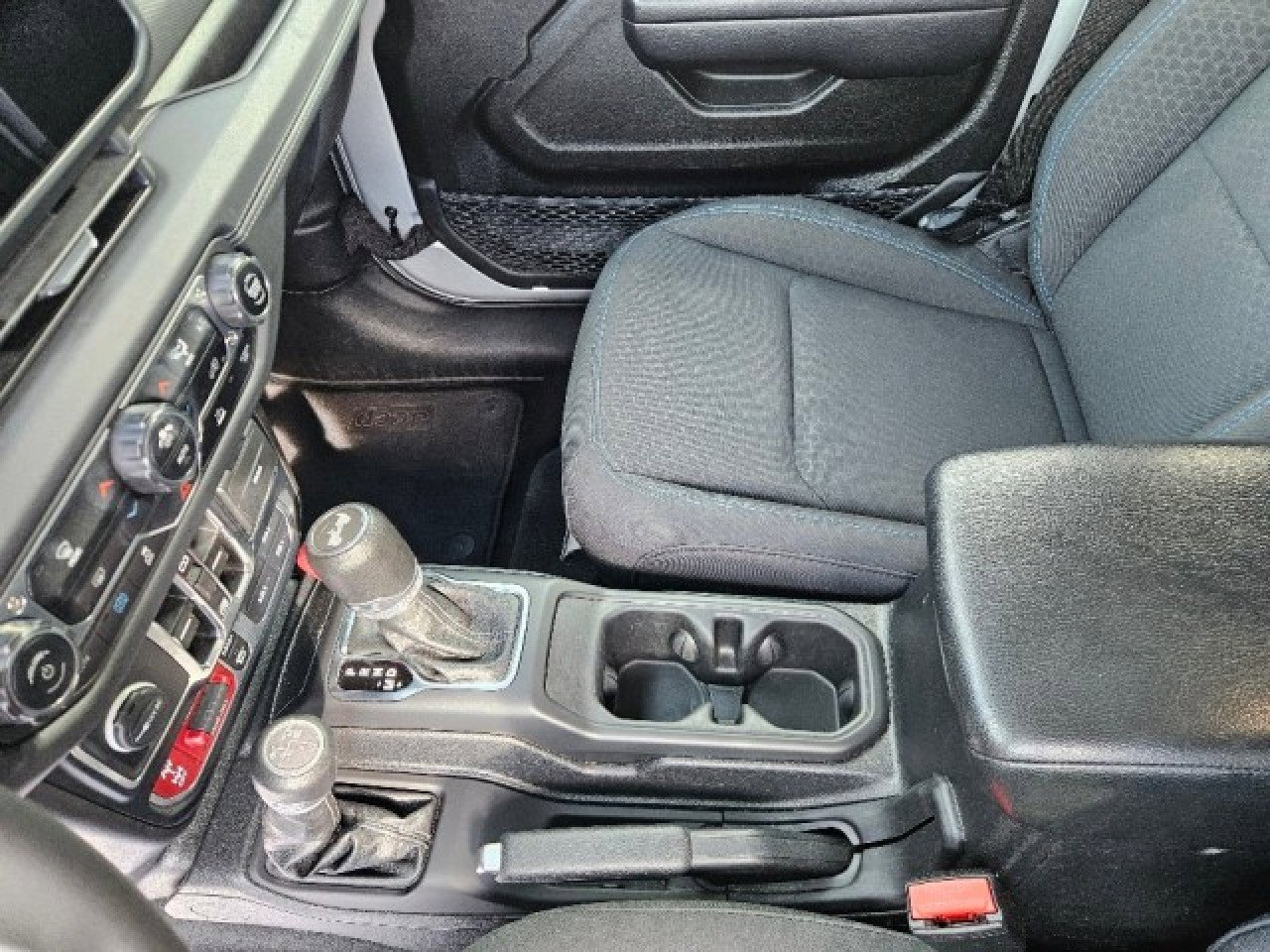 Used 2024 Jeep Wrangler Unlimited Rubicon 4xe image 25