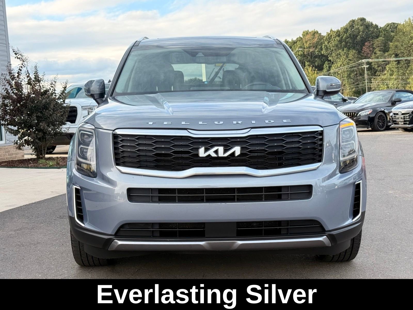 Used 2022 Kia Telluride EX w/ EX Premium Package FWD image 3