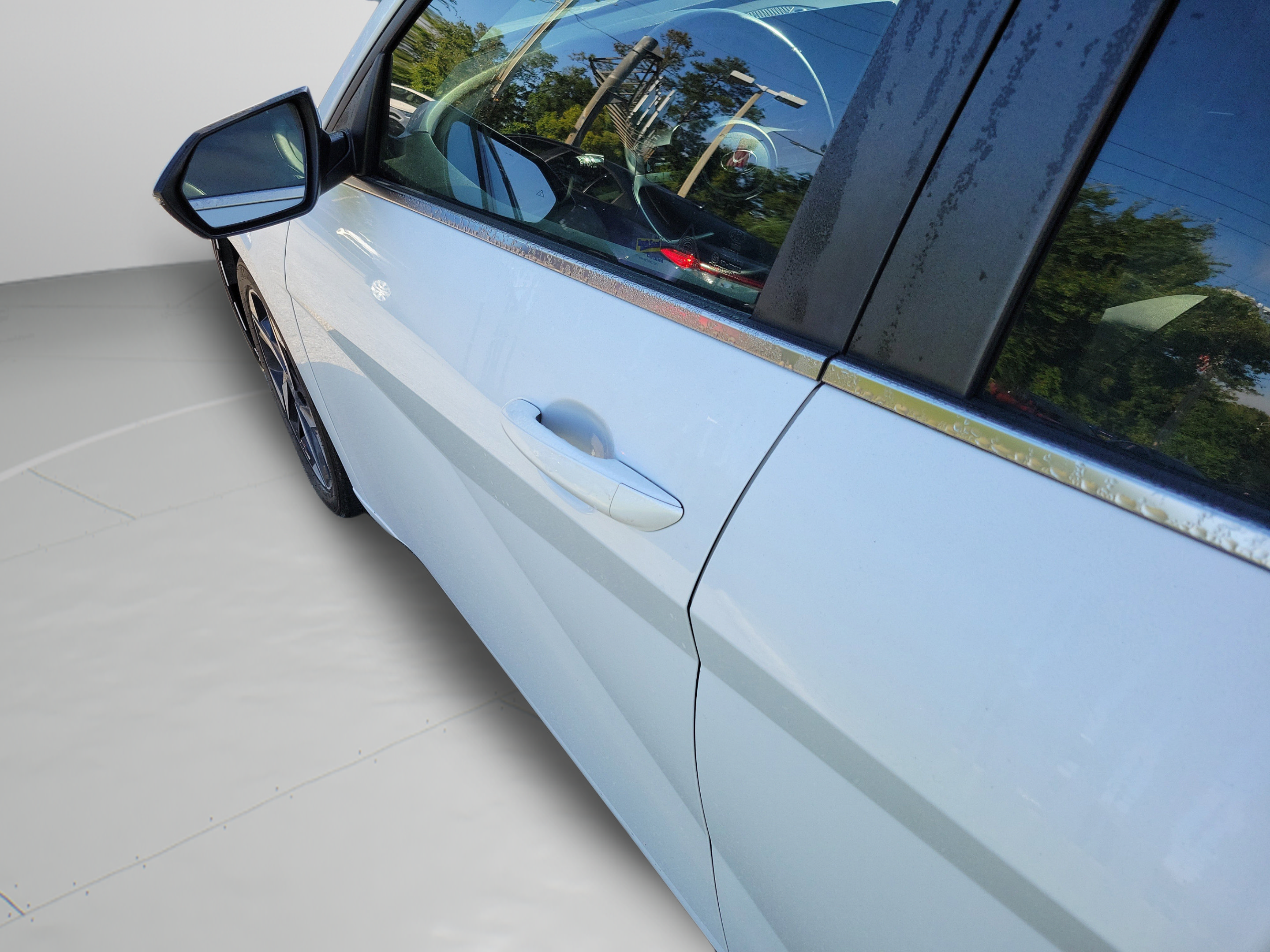 Used 2022 Hyundai Elantra Limited FWD image 26