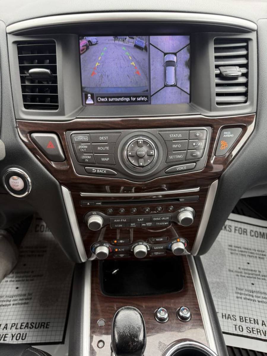 Used 2013 Nissan Pathfinder Platinum AWD/4WD image 16