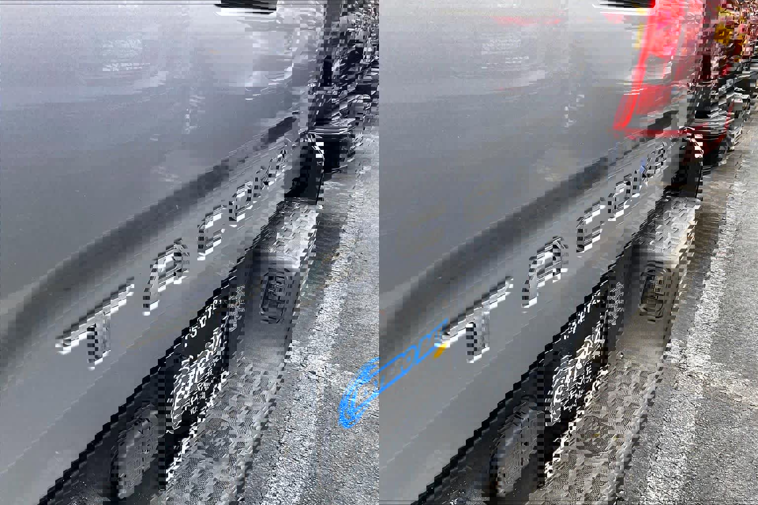 Used 2017 Toyota Tacoma SR5 w/ Tow Package image 8