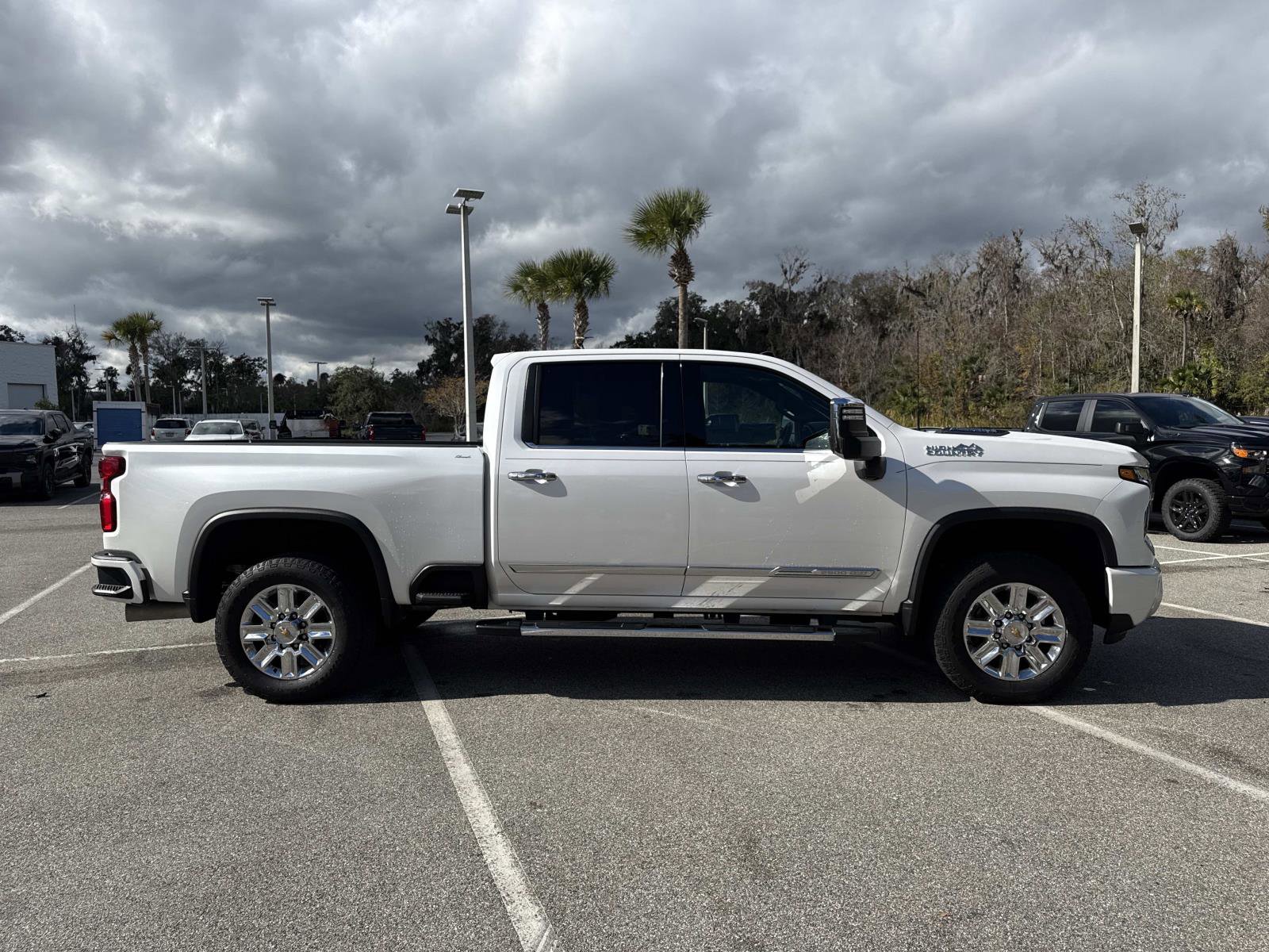 Used 2024 Chevrolet Silverado 2500 High Country image 2