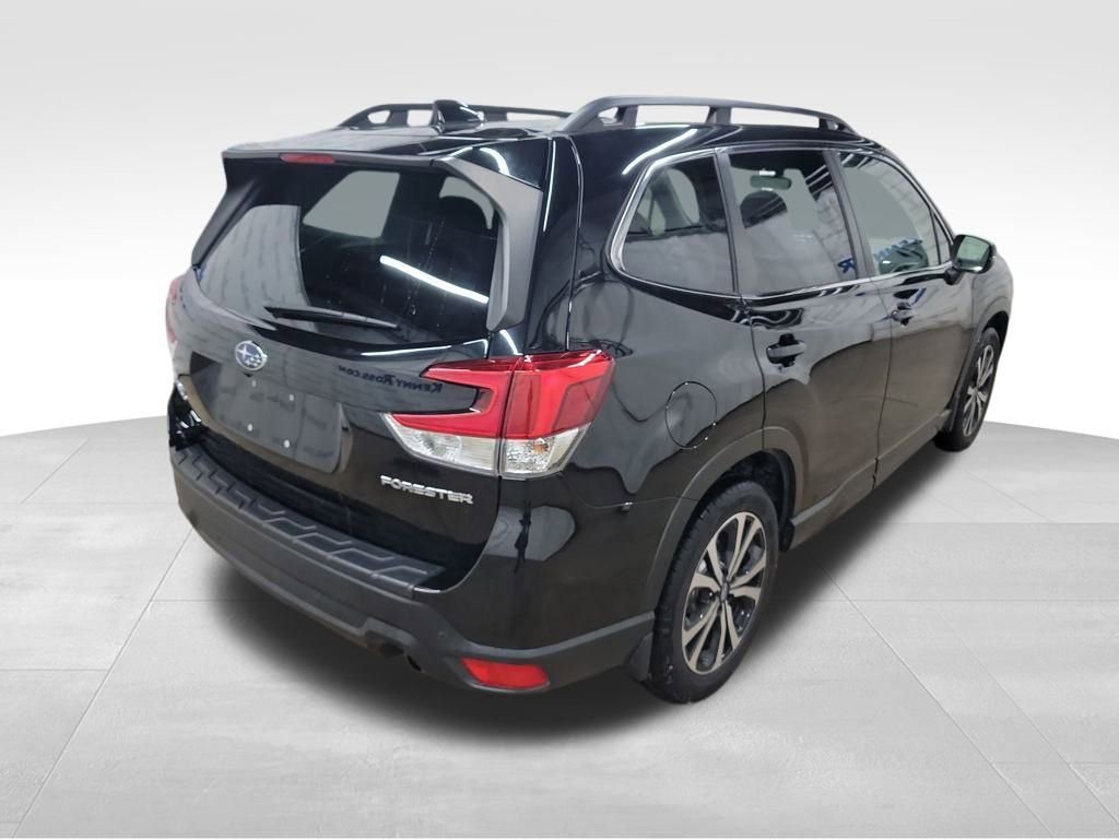 Used 2022 Subaru Forester Limited image 8