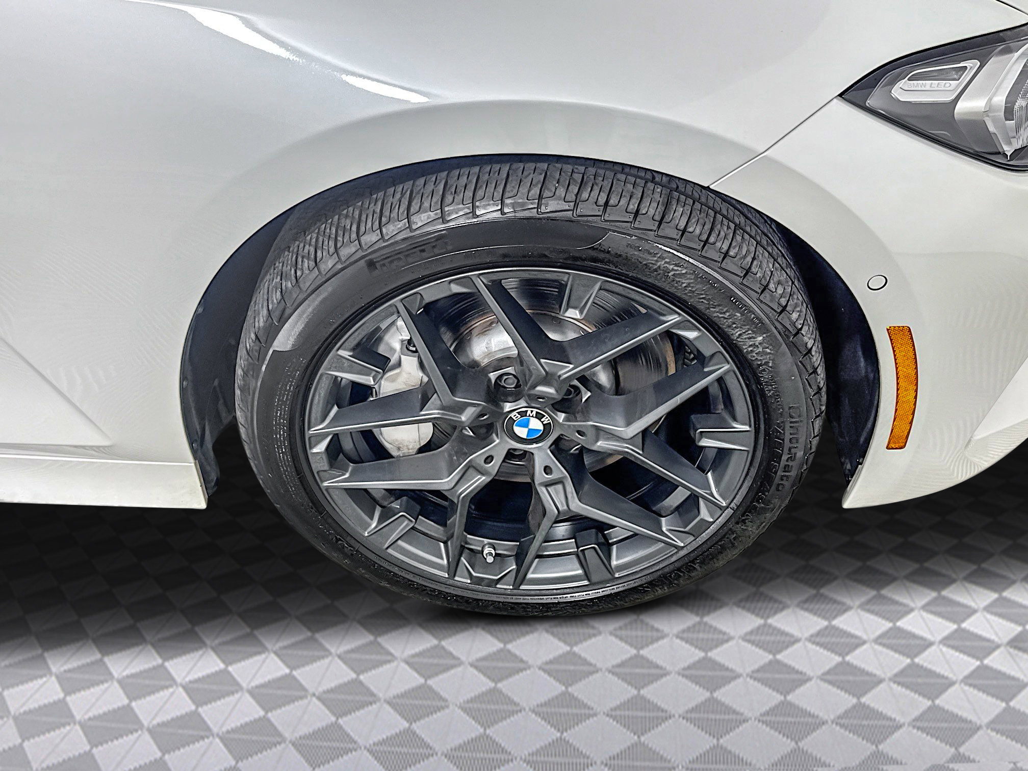 Used 2025 BMW 330i Sedan w/ Convenience Package image 32