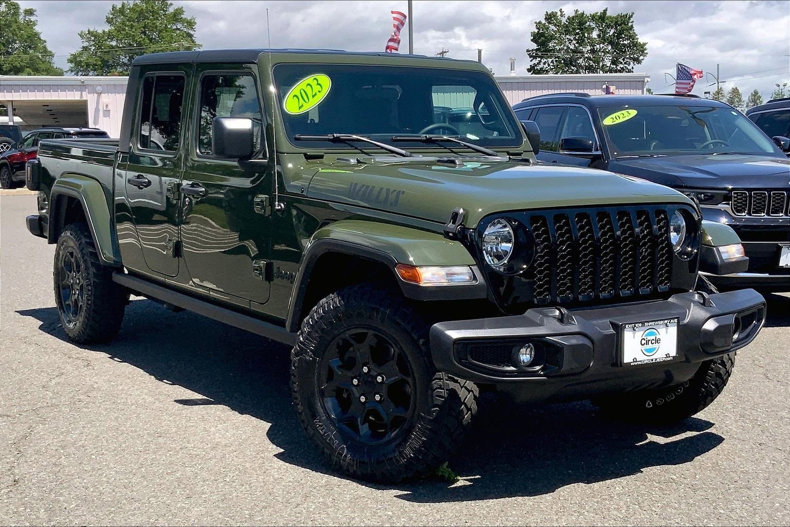 Used 2023 Jeep Gladiator Sport AWD/4WD image 2