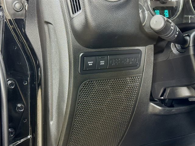 Used 2017 Jeep Wrangler Unlimited Rubicon w/ Connectivity Group image 10