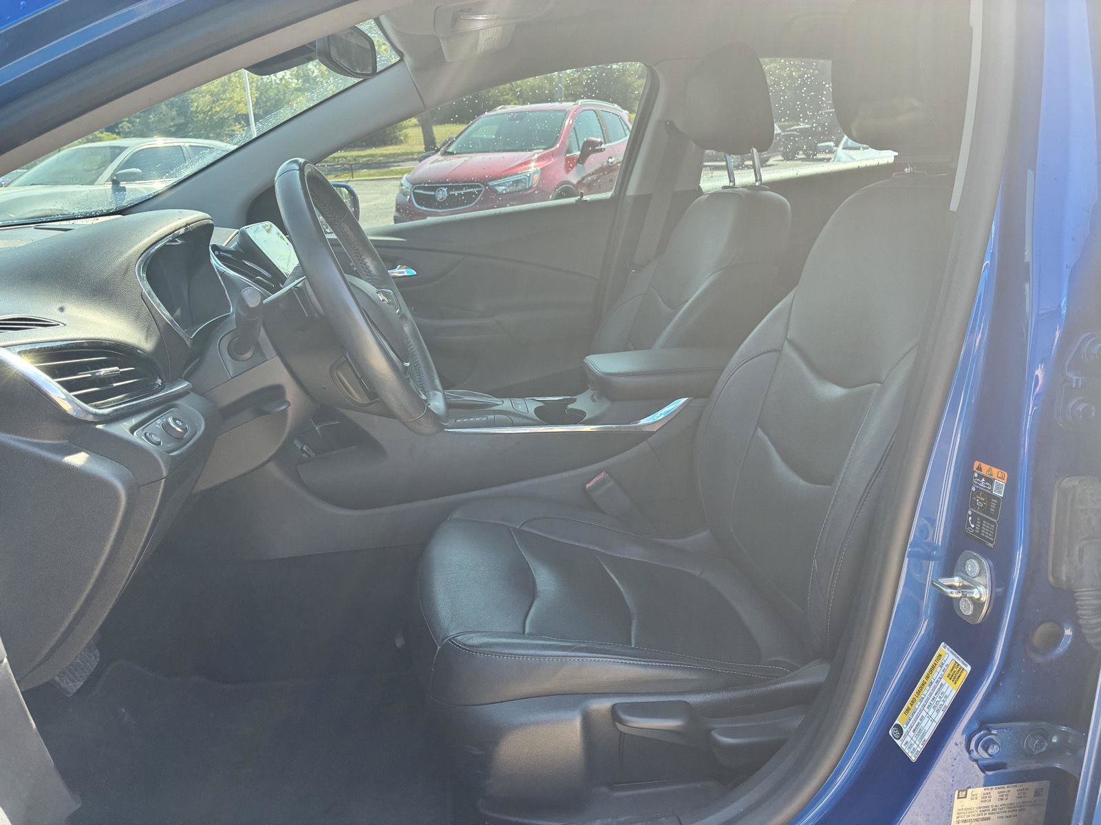 Used 2017 Chevrolet Volt Premier w/ Driver Confidence II Package FWD image 13