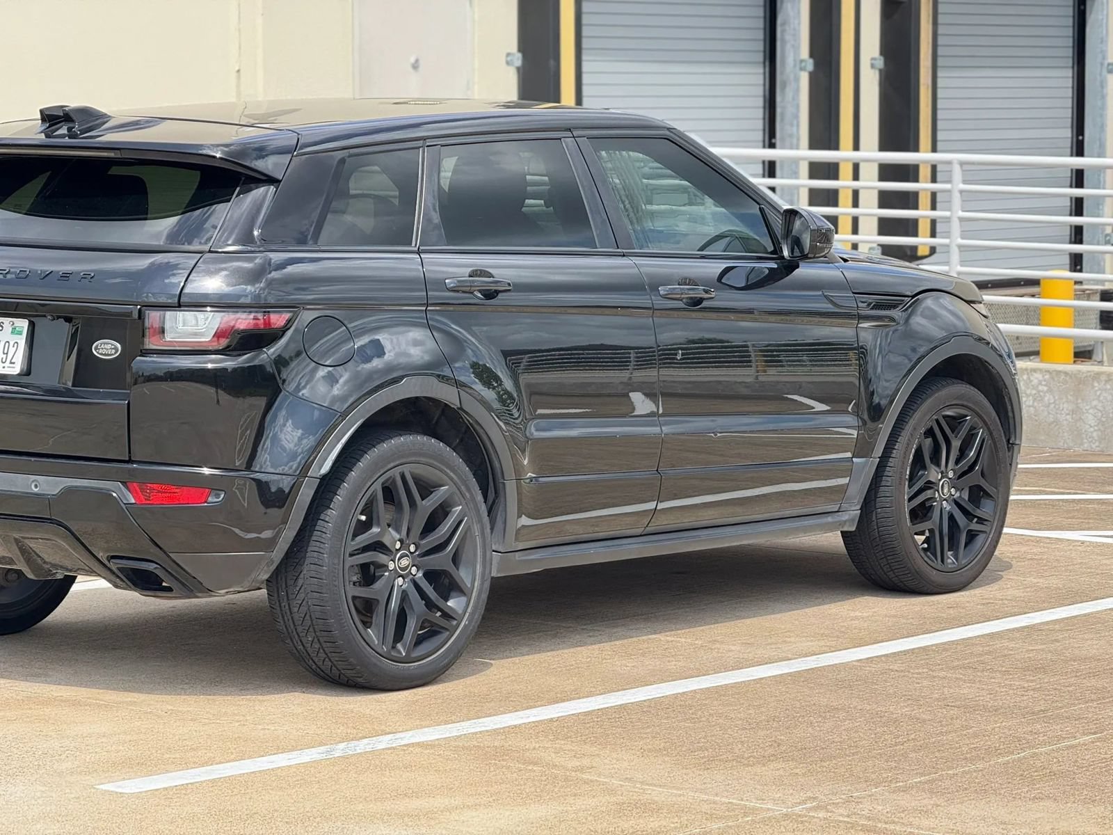 Used 2016 Land Rover Range Rover Evoque HSE Dynamic AWD/4WD image 9