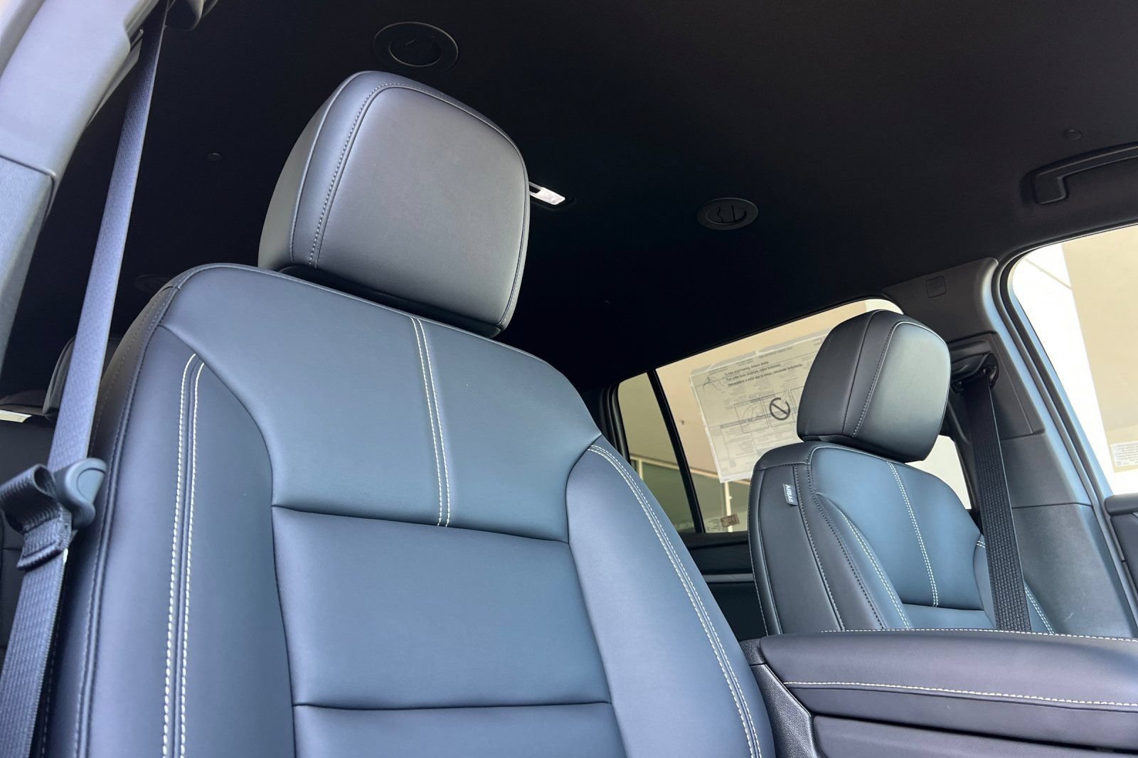 New 2026 GMC Acadia Elevation w/ Elevation Premium Package AWD/4WD image 19