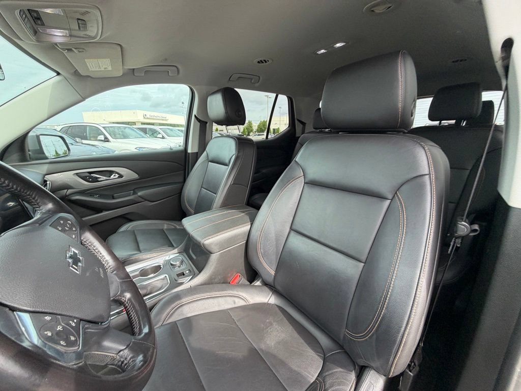 Used 2021 Chevrolet Traverse RS FWD image 9