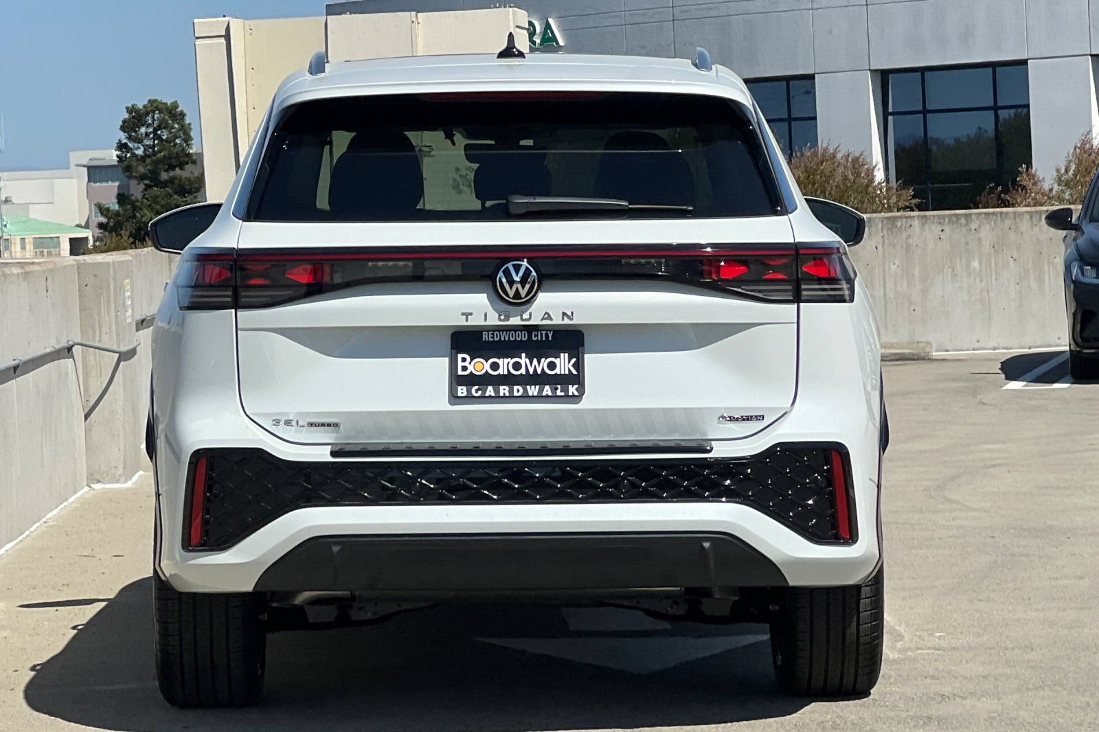 New 2026 Volkswagen Tiguan SEL R-Line AWD/4WD image 5