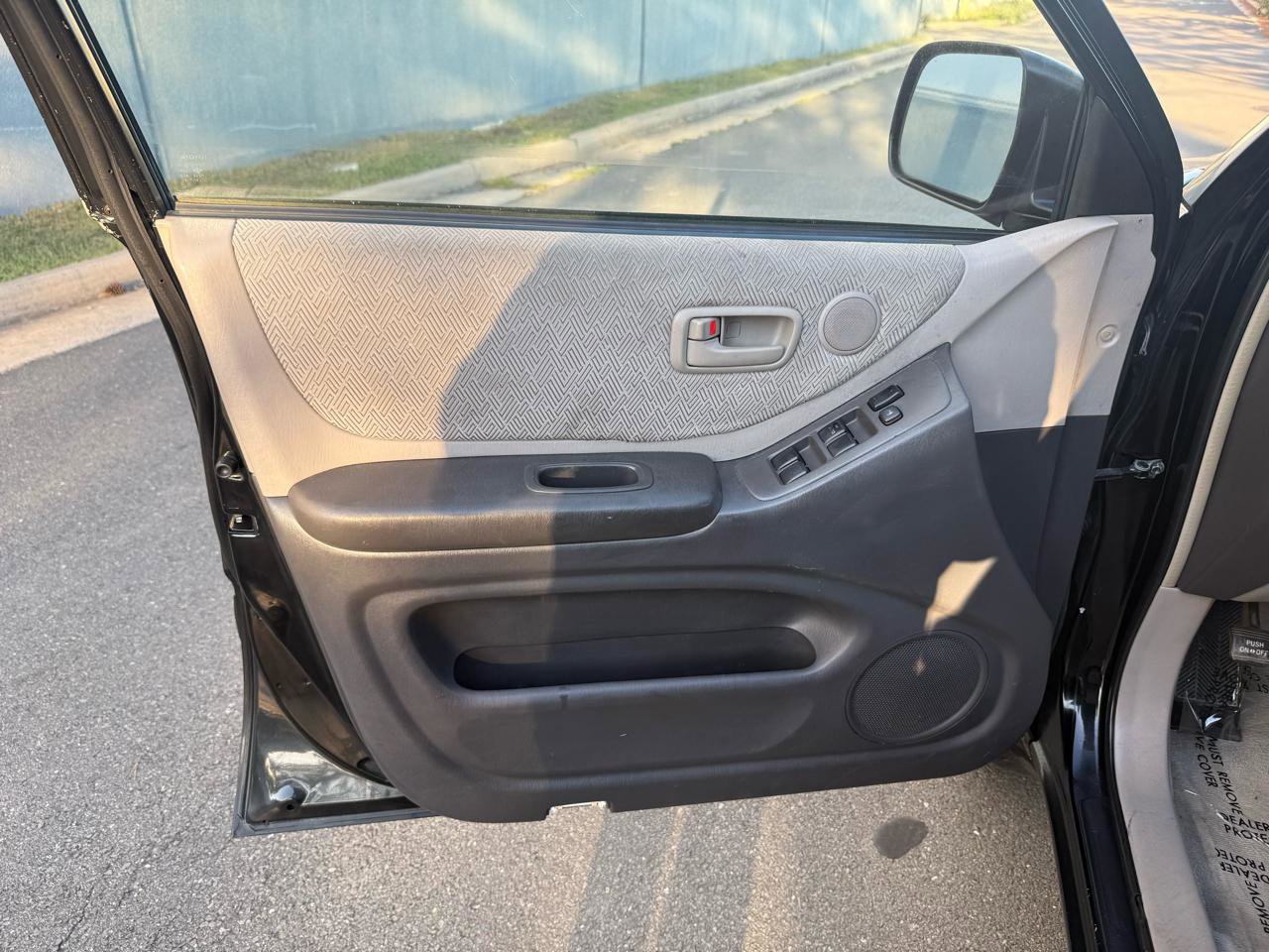 Used 2001 Toyota Highlander 4WD V6 image 12