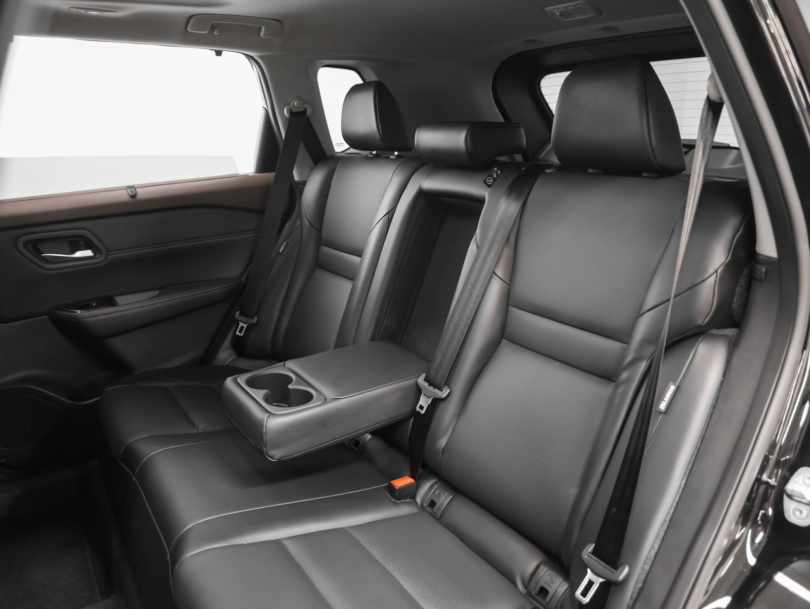 Used 2022 Nissan Rogue SV w/ SV Premium Package image 41