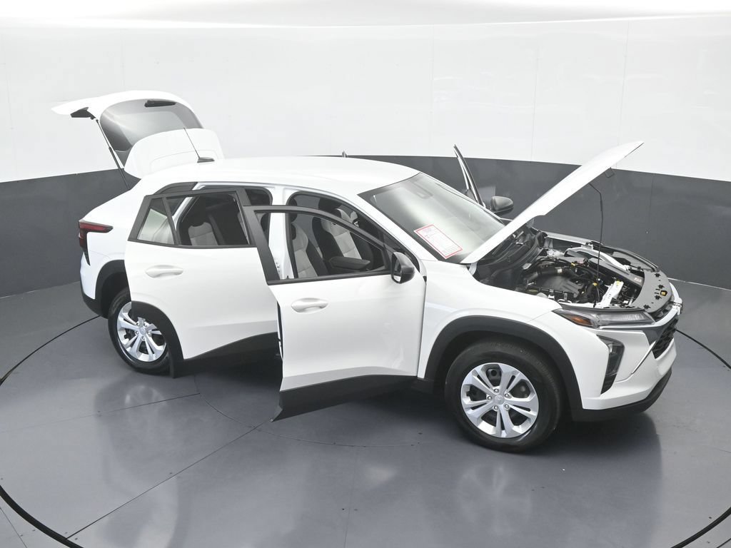 Used 2025 Chevrolet Trax LS FWD image 62