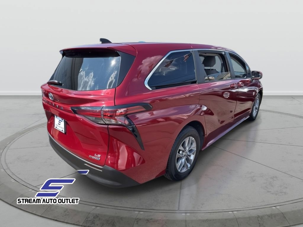 Used 2022 Toyota Sienna LE image 8