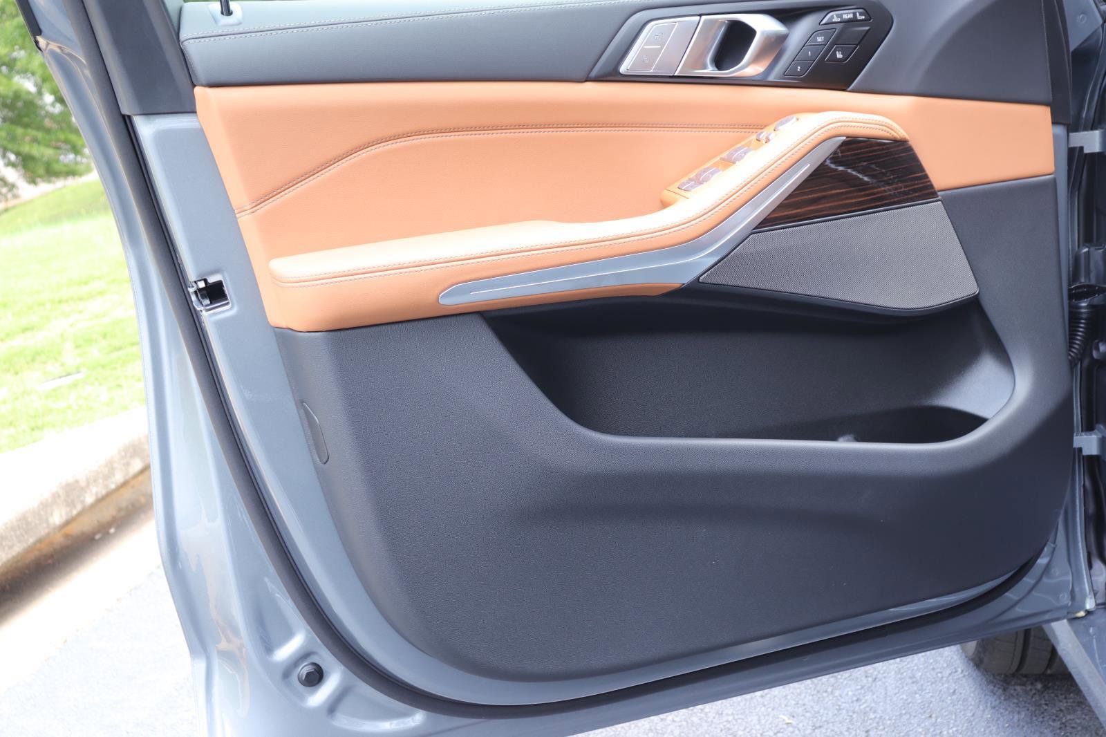 New 2026 BMW X7 xDrive40i w/ Premium Package image 11