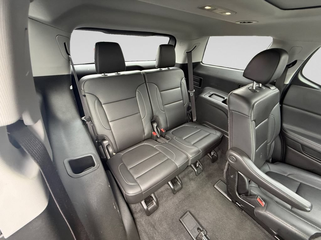 Used 2022 GMC Acadia SLT w/ Technology Package FWD image 17