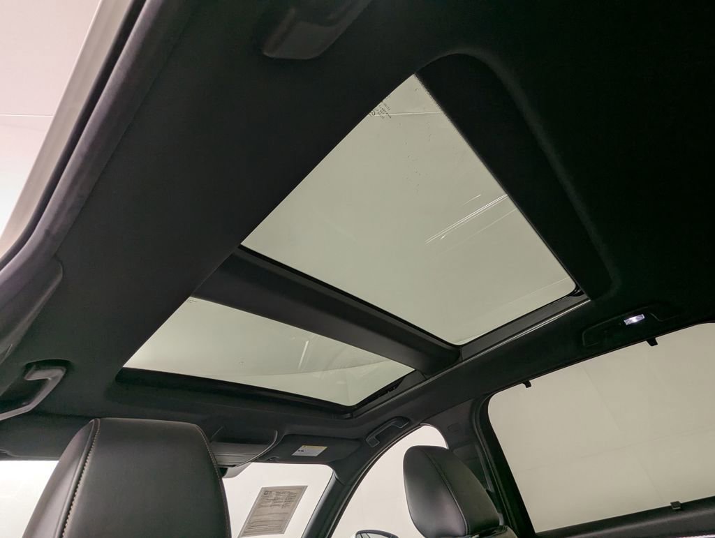 Used 2024 MAZDA CX-90 Plug-In Hybrid w/ Premium Plus image 17