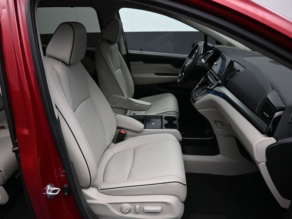 Certified 2025 Honda Odyssey Touring image 28