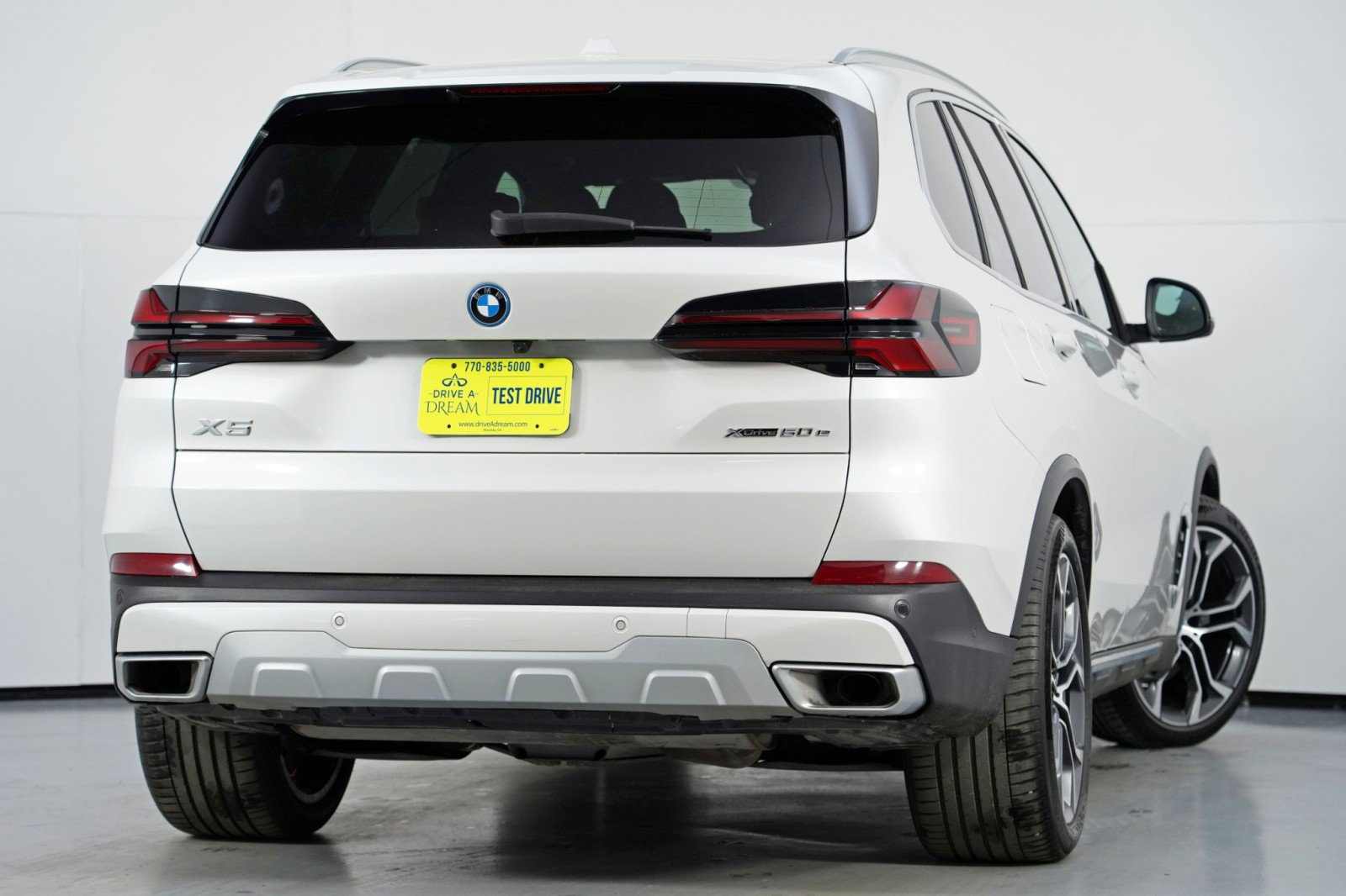 Used 2024 BMW X5 xDrive50e w/ Parking Assistance Package image 5