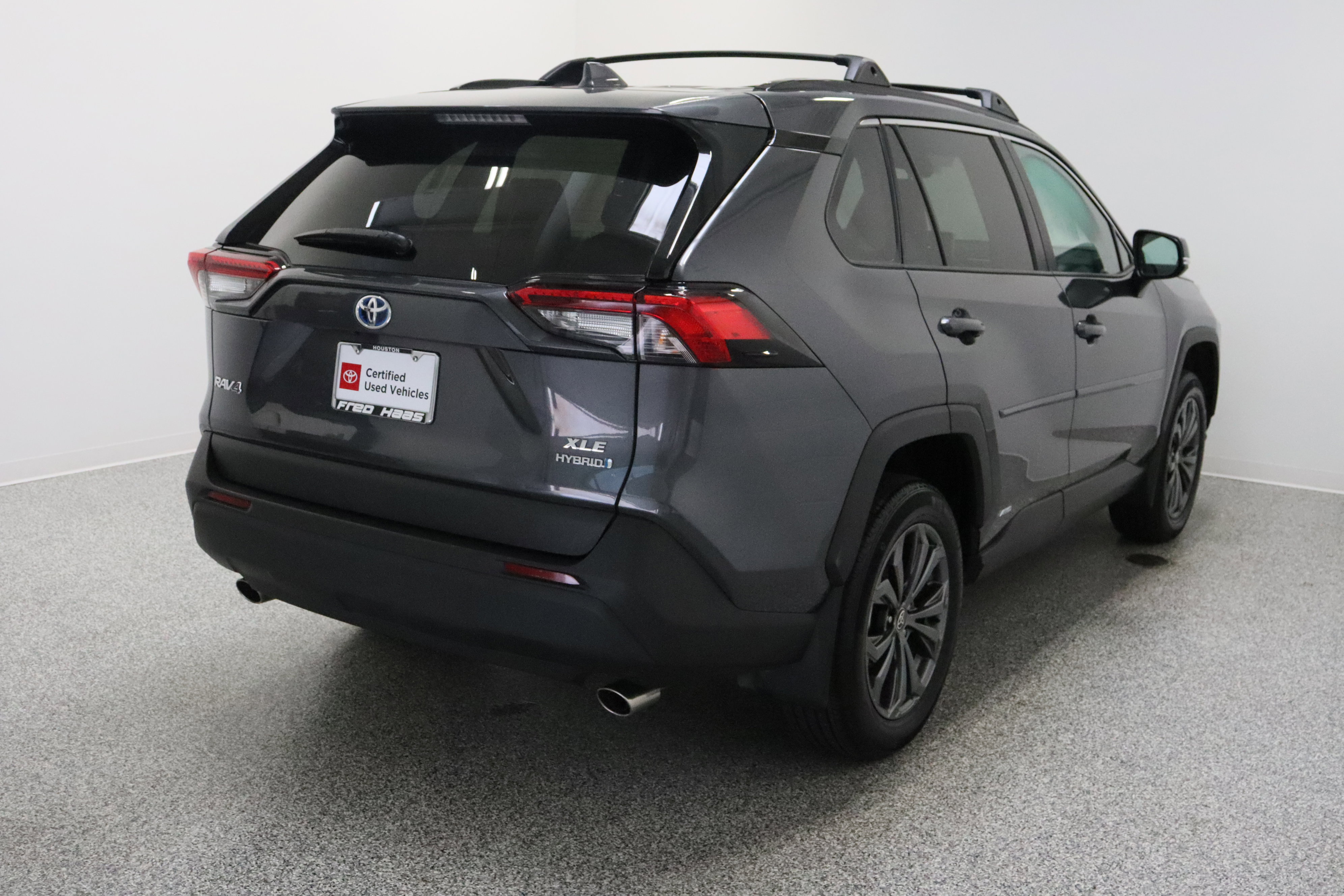 Used 2023 Toyota RAV4 XLE Premium AWD/4WD image 7
