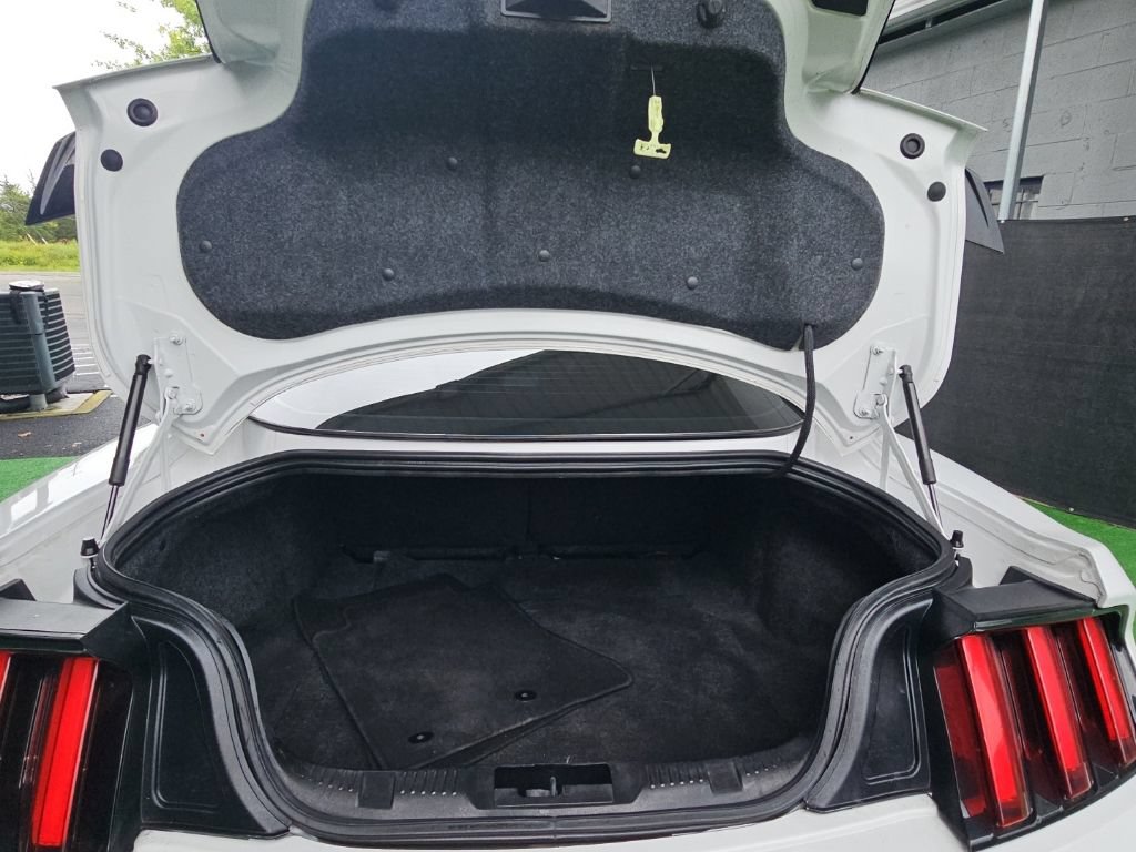Used 2017 Ford Mustang GT Premium RWD image 31