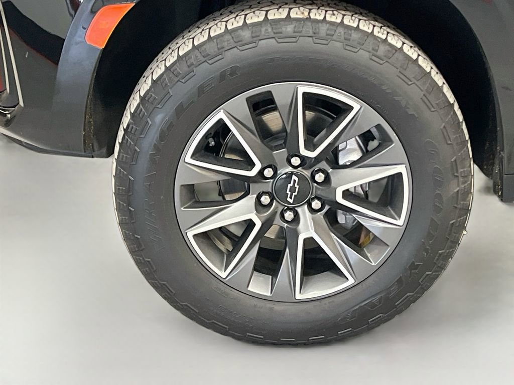 Used 2023 Chevrolet Tahoe Z71 AWD/4WD image 34