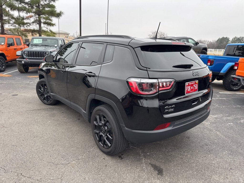 Used 2025 Jeep Compass Latitude w/ Altitude Special Edition image 4