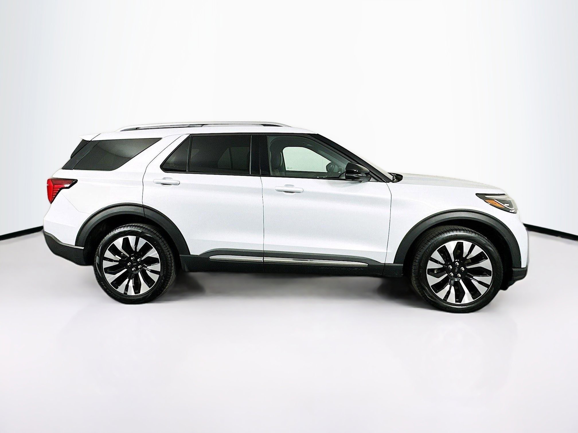 Used 2025 Ford Explorer Platinum w/ LUX Leather Package AWD/4WD image 10