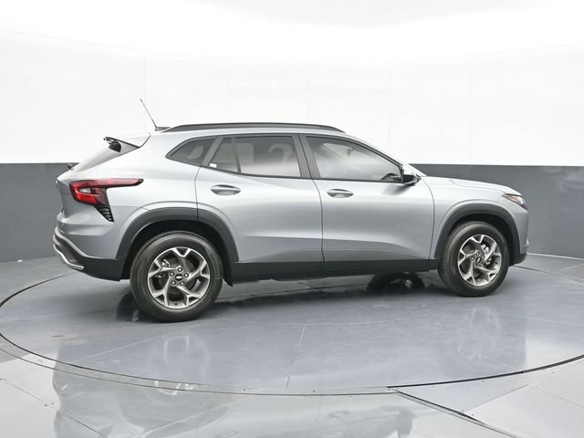 New 2026 Chevrolet Trax LT w/ Driver Confidence Package FWD image 11
