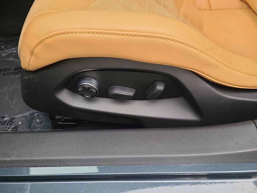 Used 2020 Chevrolet Corvette Stingray Preferred Conv w/ 2LT Preferred Equipment Group image 18