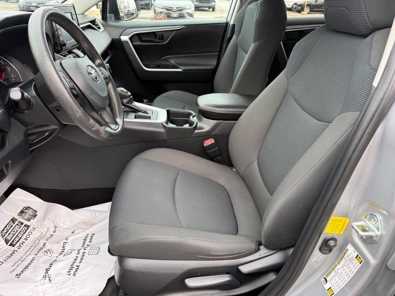 Used 2021 Toyota RAV4 LE image 15