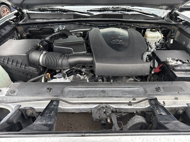 Used 2018 Toyota Tacoma TRD Off-Road image 30