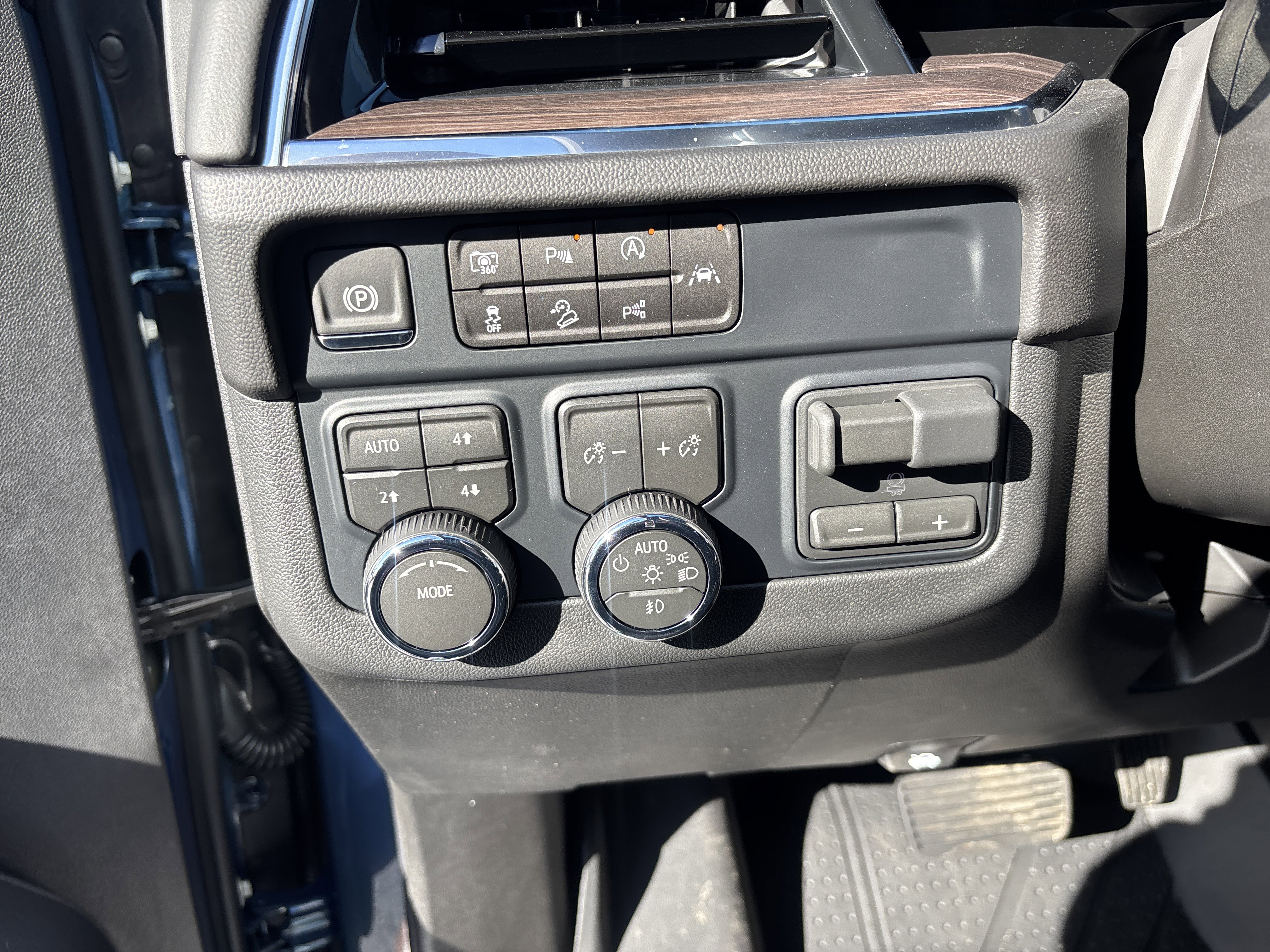 New 2026 Chevrolet Tahoe LT image 18