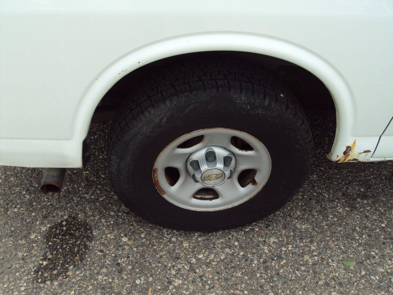 Used 2007 Chevrolet Express 1500 AWD image 29